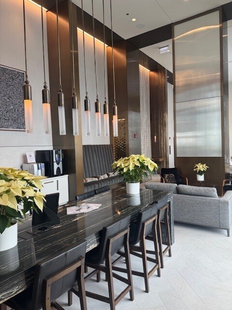 Building Photo - 211 N Harbor Dr