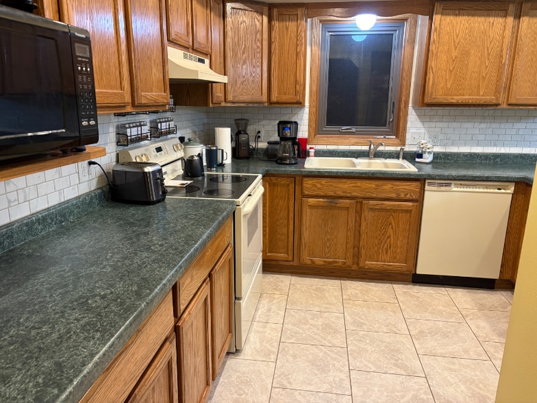 Building Photo - 2120 Walker Rd