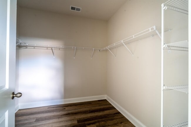 Building Photo - 816 Hibernation Wy