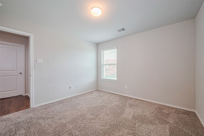 Building Photo - 21018 Whitehaven Bluff Trail