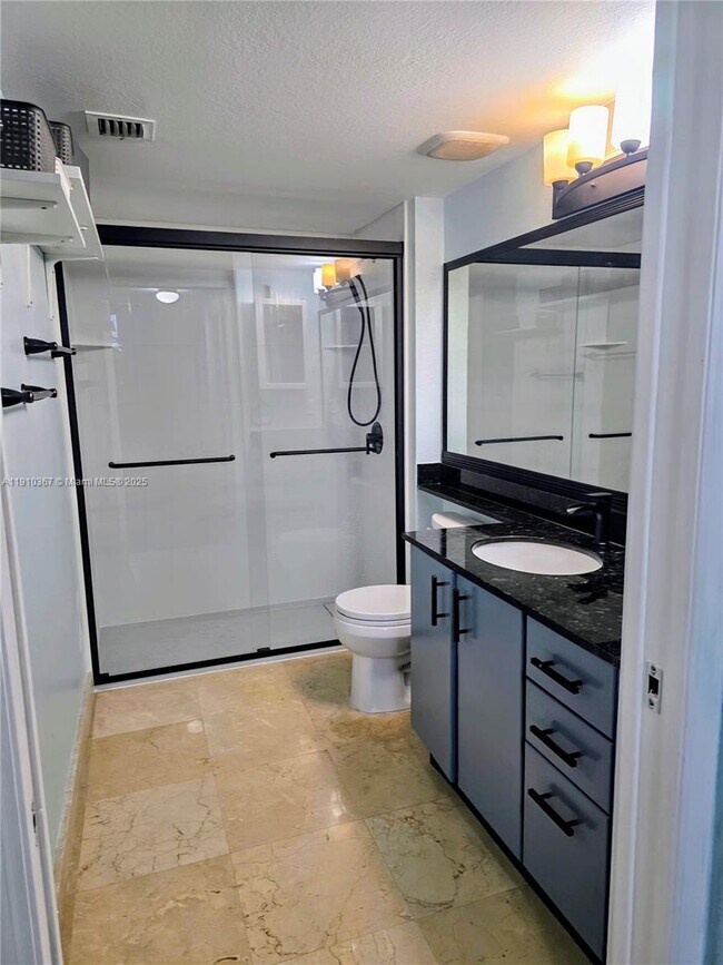 Building Photo - 1625 Kennedy Cswy