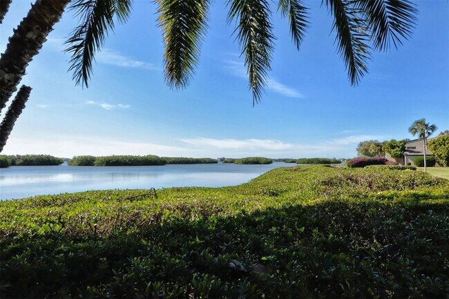 Building Photo - 1601 Bayhouse Point Dr