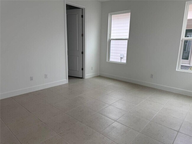 Building Photo - 2949 Sailhouse Dr