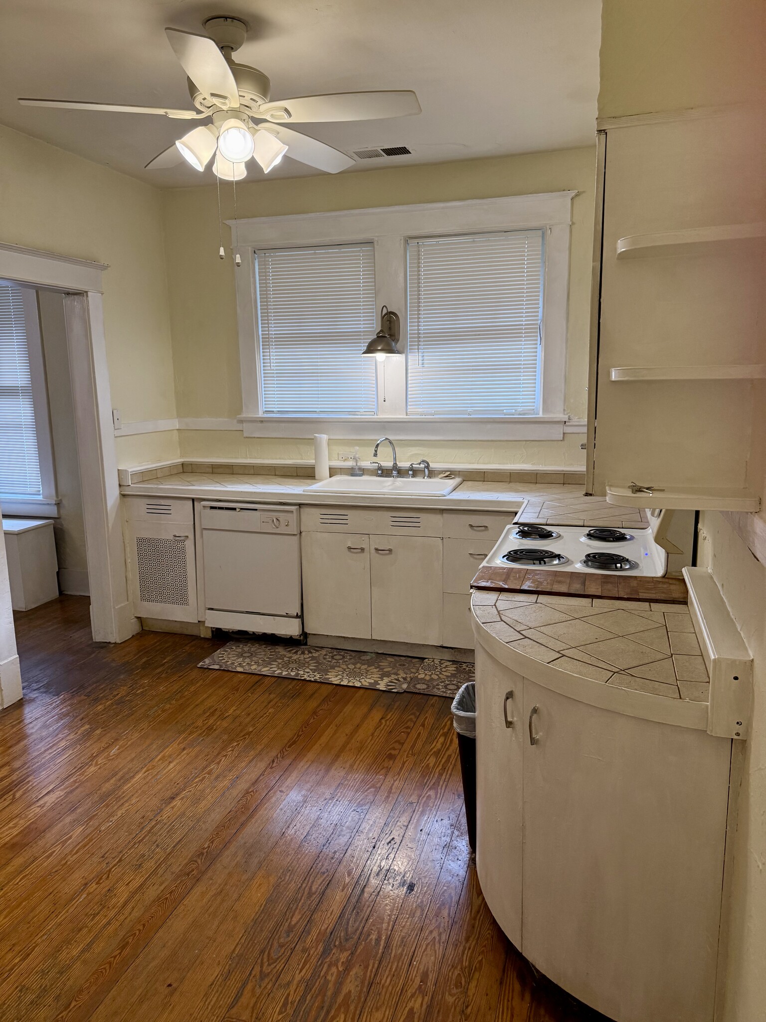 Building Photo - 2100 University Cir