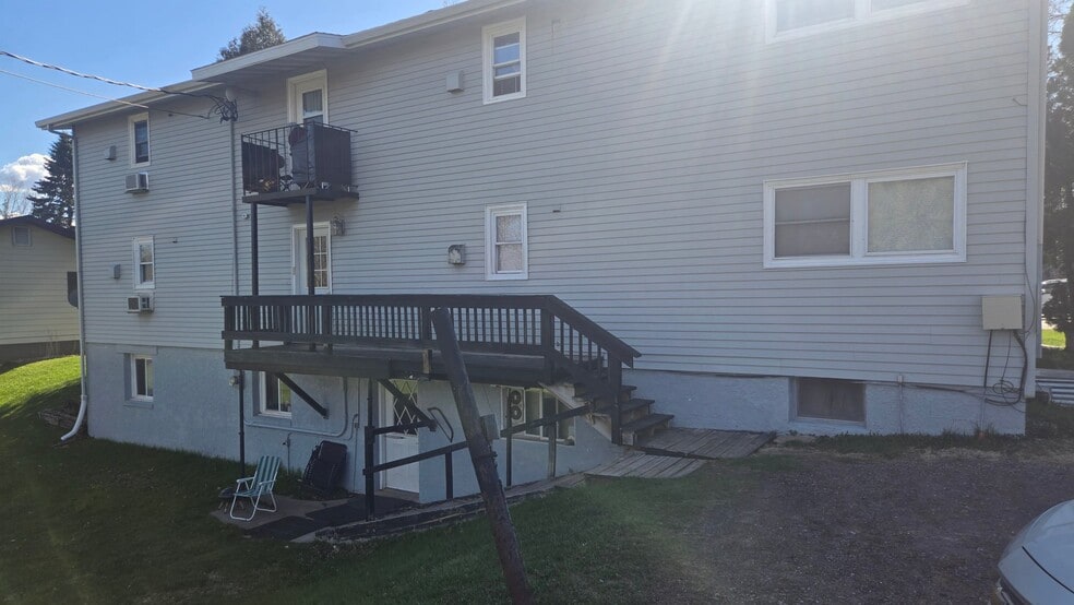 Building Photo - 818 2nd Ave