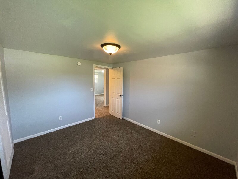 Building Photo - 2306 Deerwood Dr