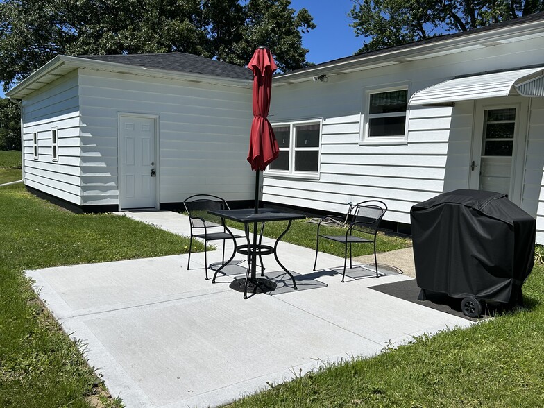 Building Photo - 4594 Niles Rd