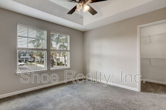 Building Photo - 4220 Plantation Oaks Blvd