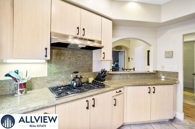 Building Photo - Fully Furnished Townhome with Attached Garage in Aliso Viejo!