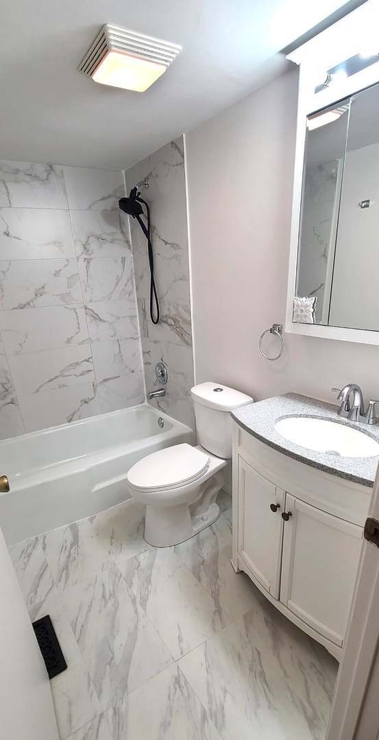 Building Photo - 10840 Kilpatrick Ave