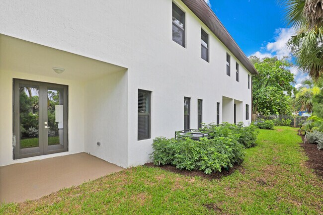 Building Photo - 395 Bella Sol Way