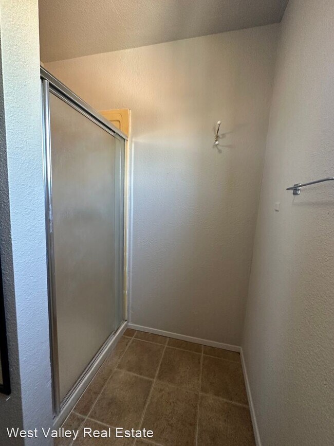 Building Photo - 1 br, 1 bath House - 502 Lucard Street