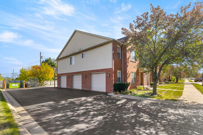 Building Photo - 13033 Turnberry