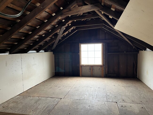 Building Photo - Dog Friendly Eureka Home With Fully Fenced...