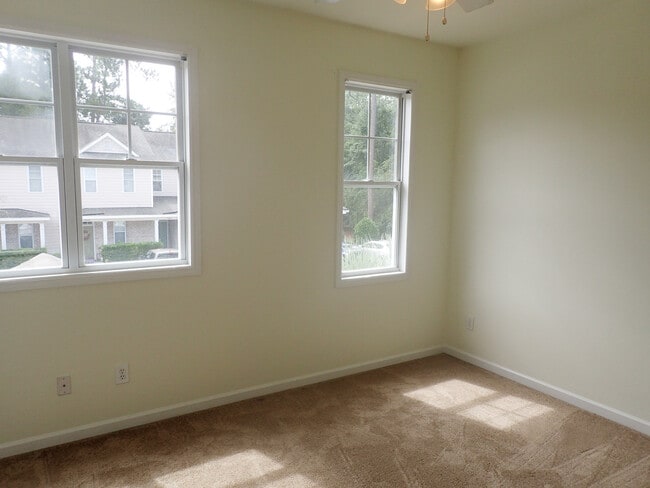 Building Photo - 5609 Moss Vine Pl