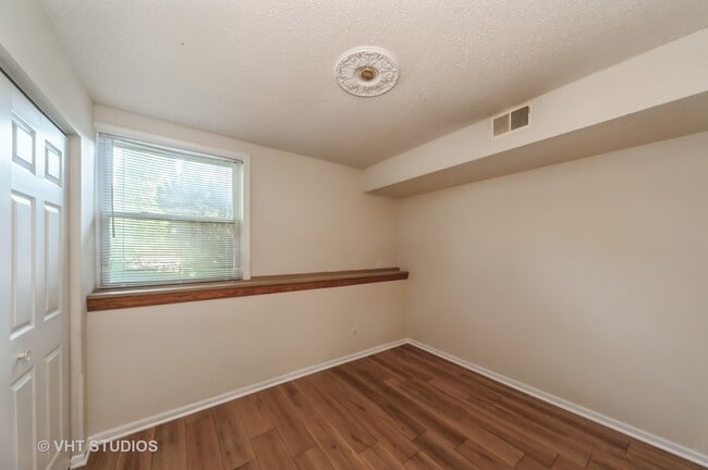 Building Photo - 1158 Inverrary Ln