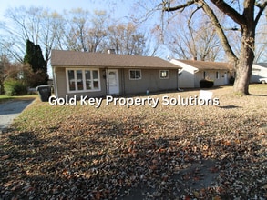 Building Photo - Spacious 3 BR 1 BA Ranch with Main-Level L...