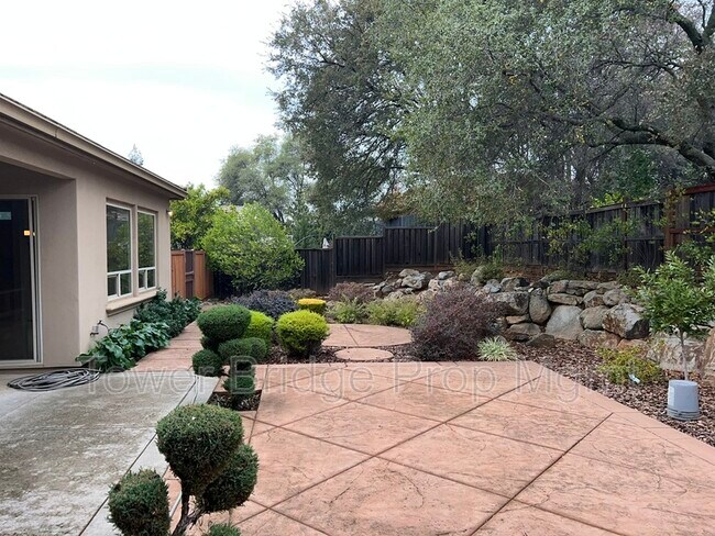 Building Photo - 3766 Mira Loma Dr