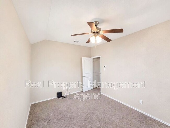 Building Photo - 9929 Pronghorn Rd
