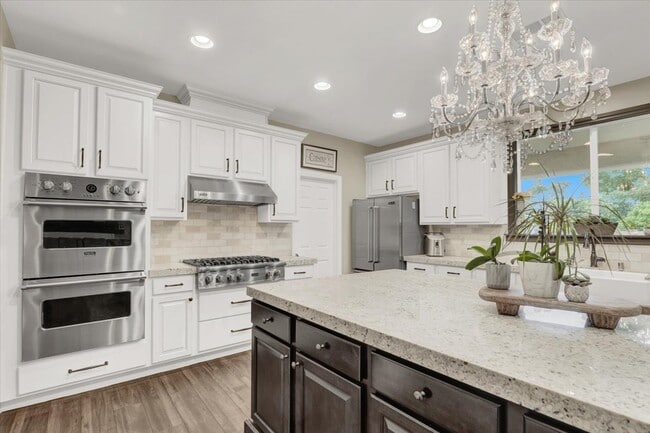 Building Photo - 12057 La Palmera Ave