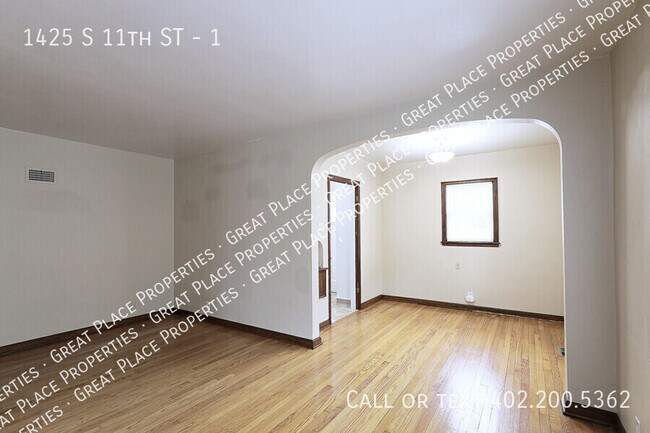 Building Photo - 1425 S 11th St