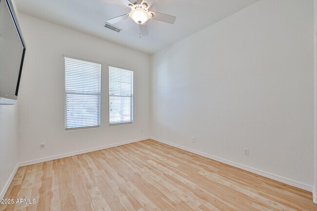 Building Photo - 30870 N 125th Dr
