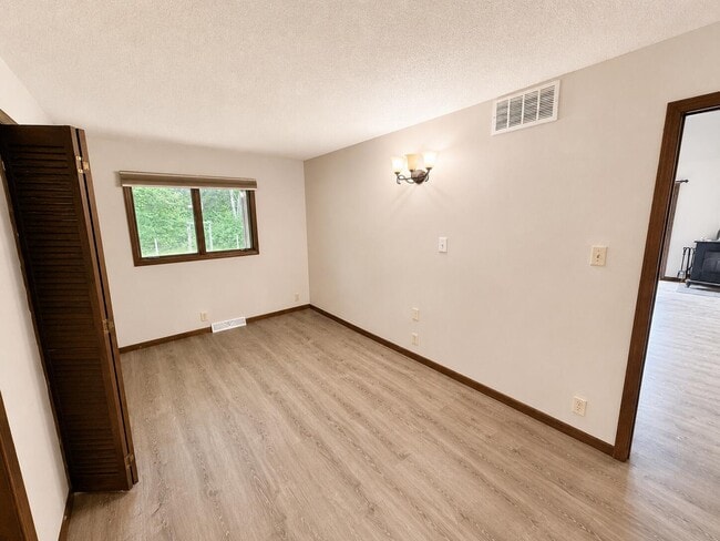 Building Photo - 4284 State Rd J