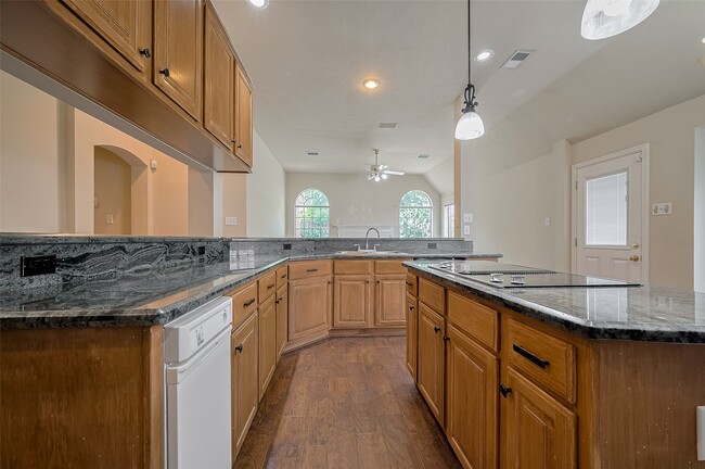 Building Photo - 8814 Fairbloom Ln