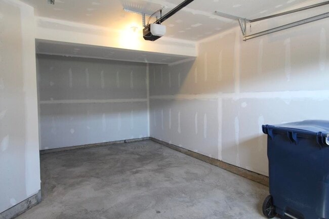 Building Photo - 2910 Orchard Ln