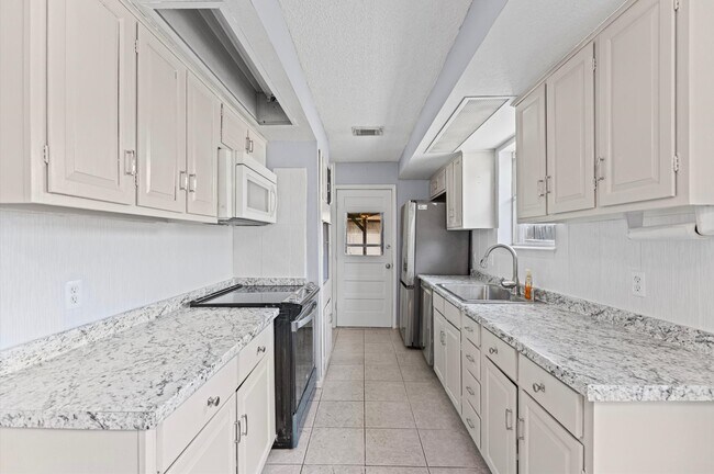Building Photo - 11914 Meadowtrail Ln