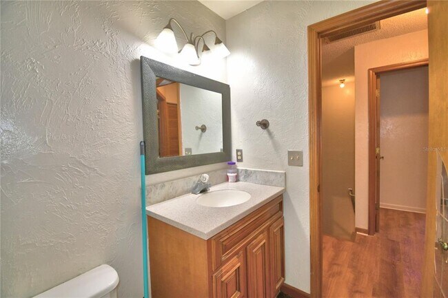 Building Photo - 751 Rebecca St