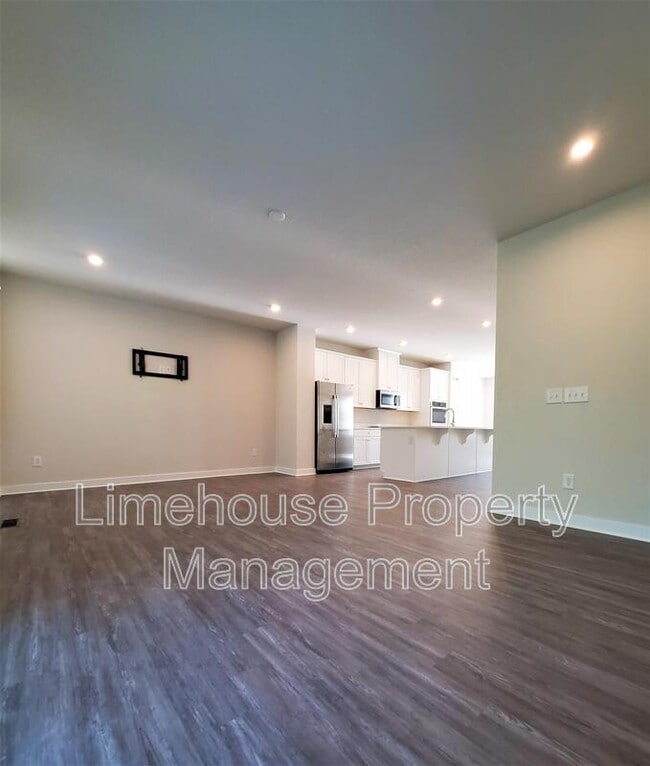 Building Photo - 946 Gabion Wy