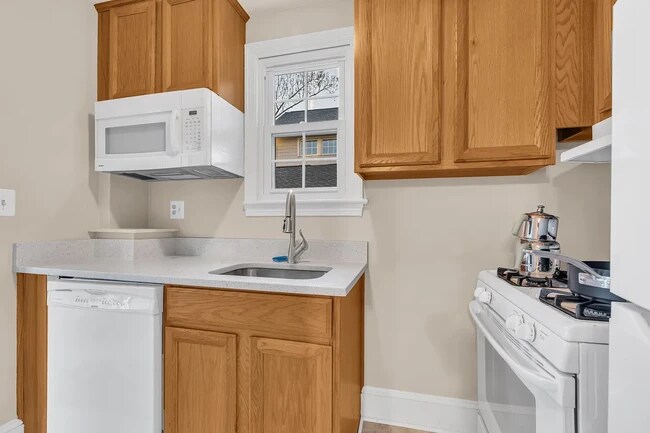 Building Photo - 5724 27th St N