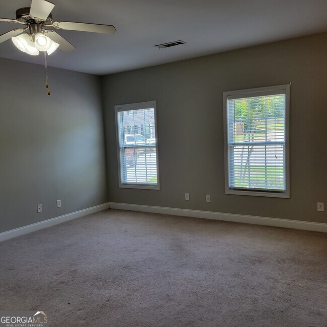 Building Photo - 114 Lakeview Estates Dr