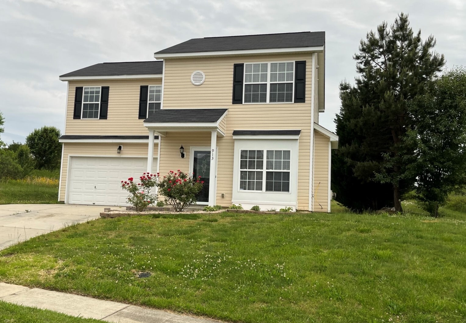 Building Photo - 913 Redford Ln