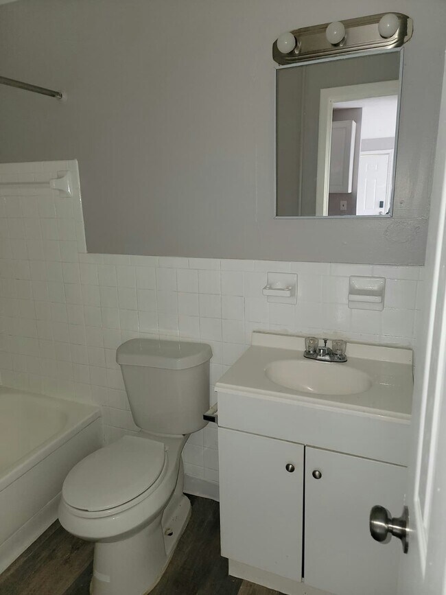 Building Photo - 13430 Euclid Ave