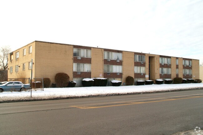 Building Photo - Mapleview Manor