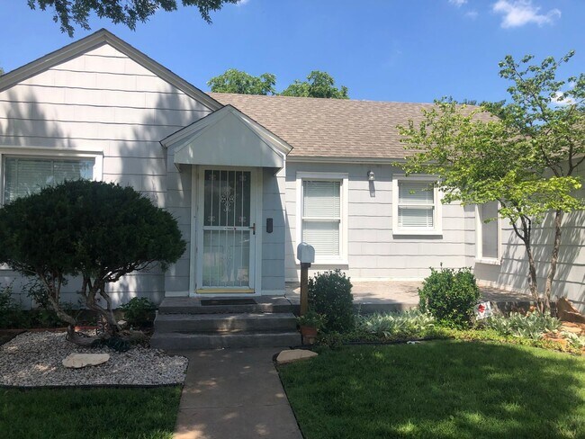 Building Photo - Super Cute Bivins Home For Rent! 2 Bedroom, 1 Bathroom, 1 Car Garage, Great Yard!