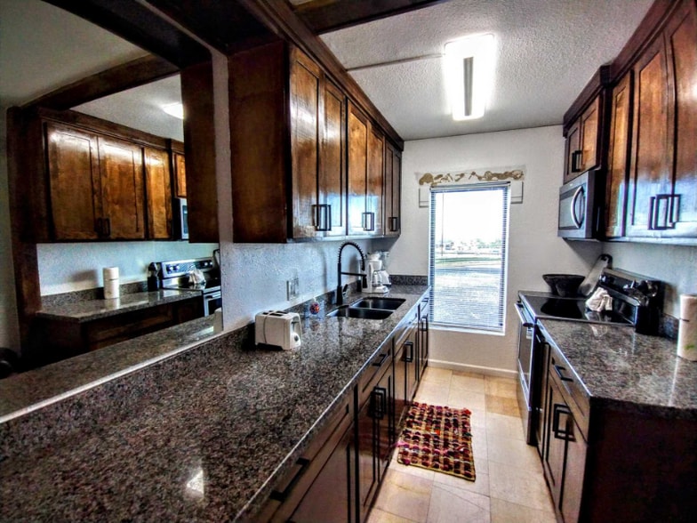 Building Photo - 6403 Padre Blvd