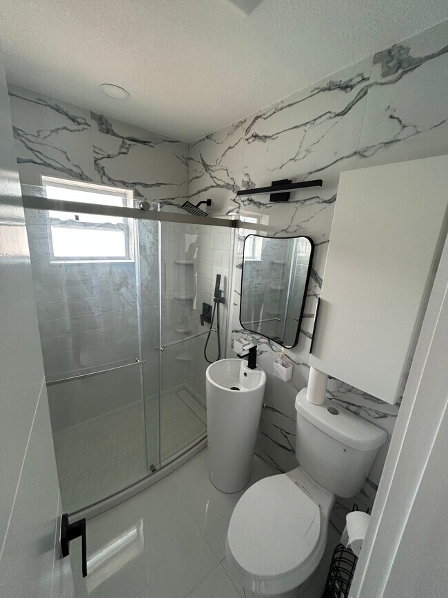 Building Photo - 680 E 8th Ave