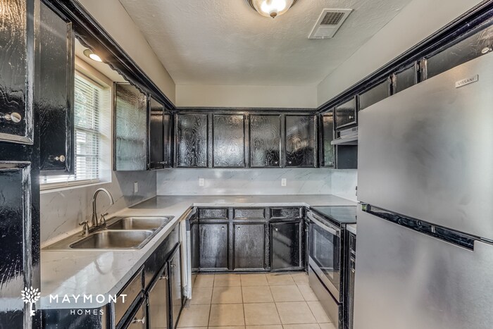 Building Photo - 16823 S Lighthouse Dr