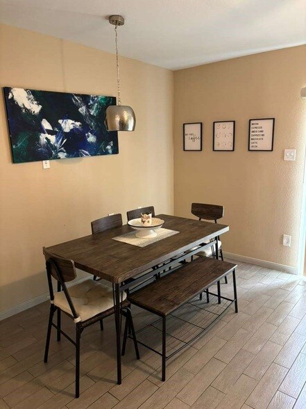 Building Photo - 7318 Dearborn St