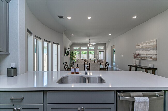 Building Photo - 546 Cedar Harbor Ct