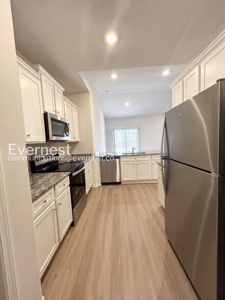 Building Photo - 5954 Celestite Bd
