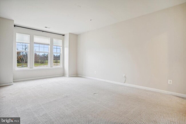 Building Photo - 13930 Greendale Dr