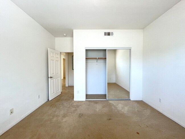 Building Photo - 7143 Leighton Dr