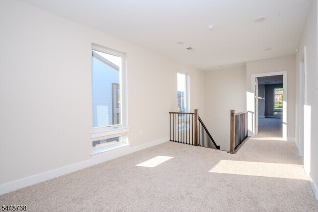 Building Photo - 112 Village Dr