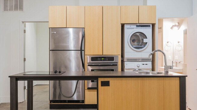 Building Photo - The Altamont