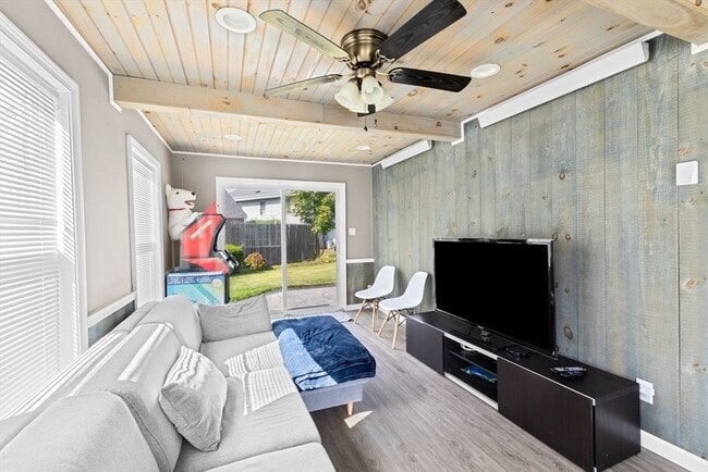 Building Photo - 15 Packard Ave