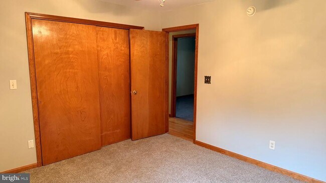 Building Photo - 3869 Midstate Rd